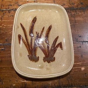 𝅺VINTAGE Hand Painted Cattails Galleon Ware Canada Pottery Serving Dish